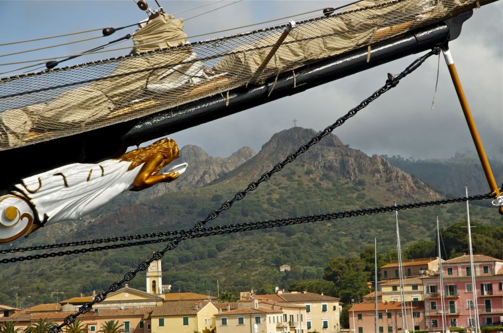 sail boat docking