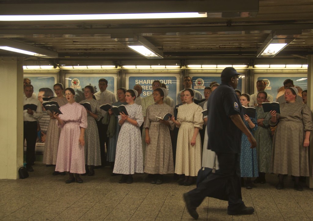meniniate-choir-in-subway